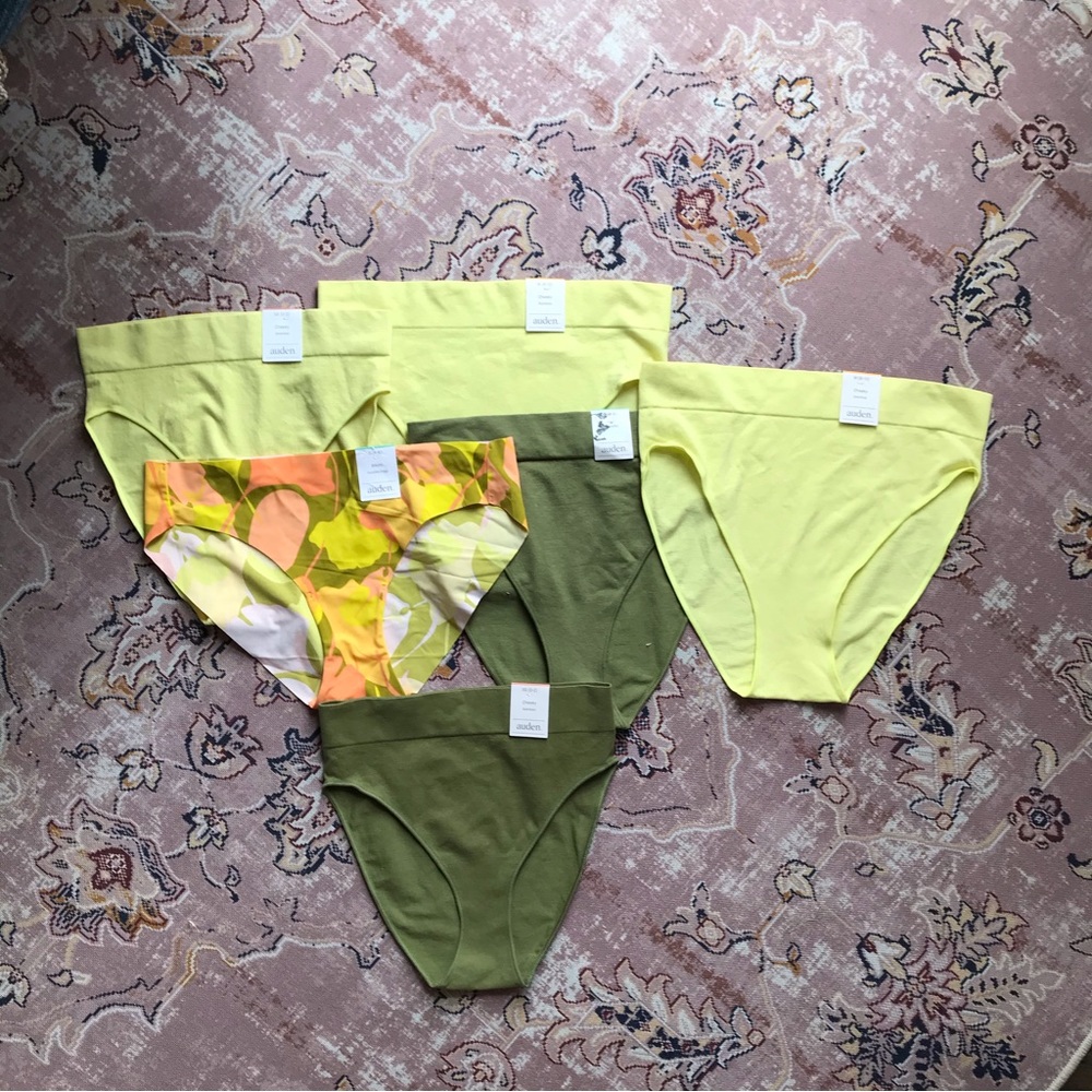 (6) nwt pairs of underwear